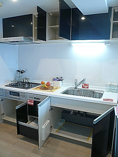 アークステージ田園調布　キッチン収納202