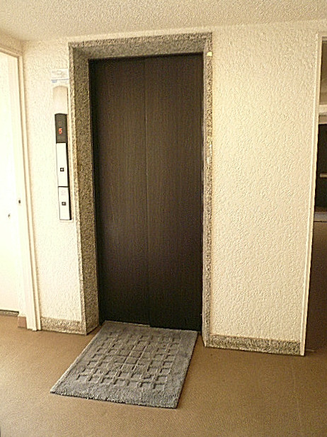 ロワイヤル碑文谷　エレベーター