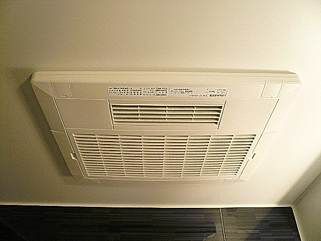 ロワイヤル碑文谷　浴室換気乾燥