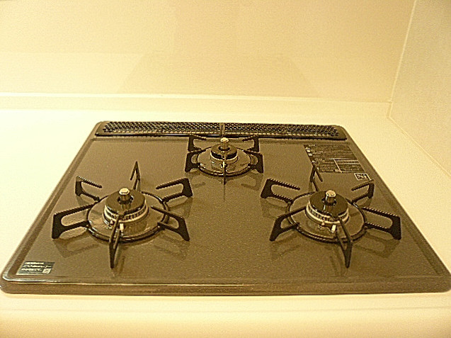 ロワイヤル碑文谷　3口コンロ