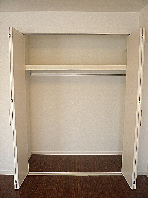 ロワイヤル碑文谷　洋室7.0帖　クローゼット