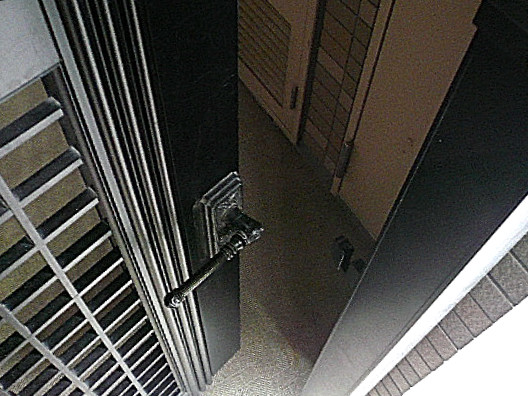 オーベル三軒茶屋　門扉付きポーチ