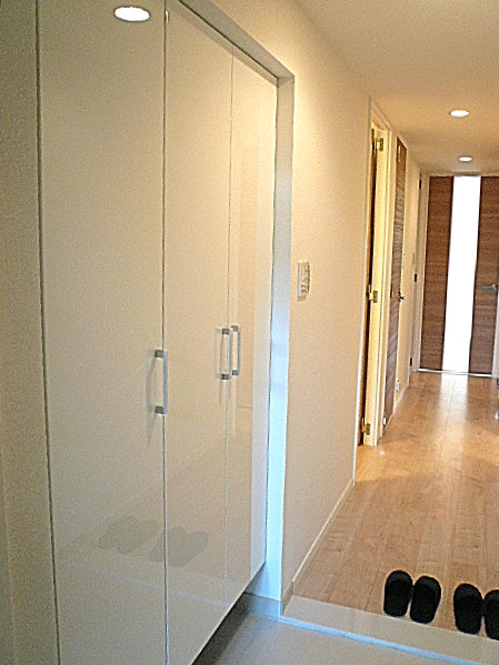 オーベル三軒茶屋　玄関収納