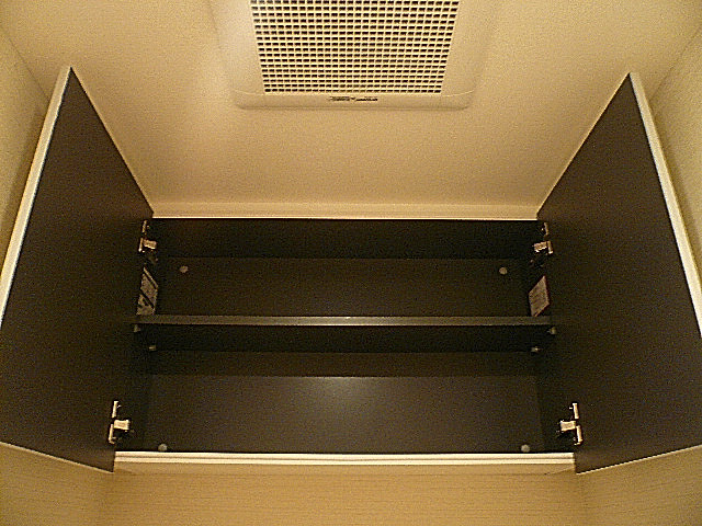 オーベル三軒茶屋　吊戸棚