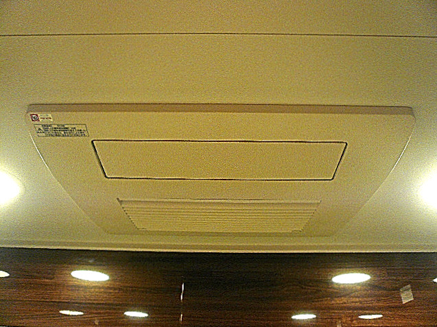 オーベル三軒茶屋　浴室換気乾燥付き