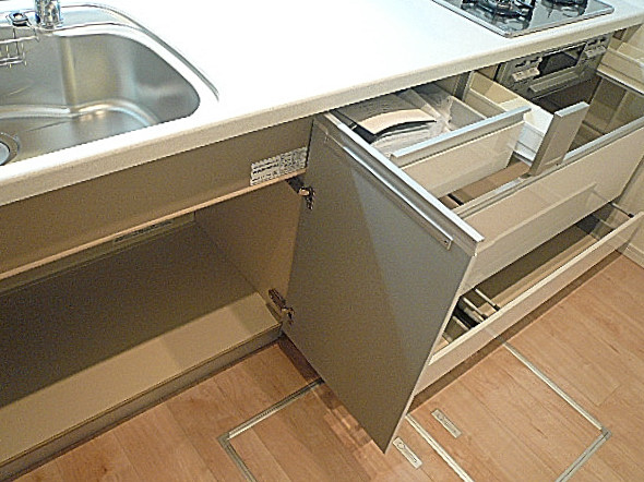 オーベル三軒茶屋　キッチン収納