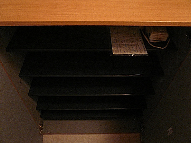 麻布十番中央マンション　カウンター付玄関収納