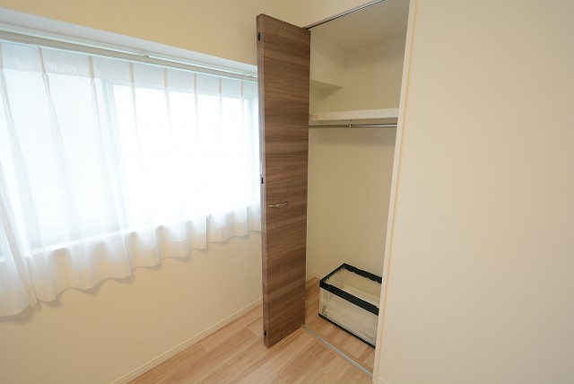 三井馬事公苑南ハイツ 洋室②