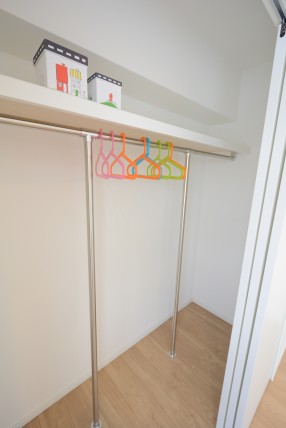 フアミール久堅 洋室1