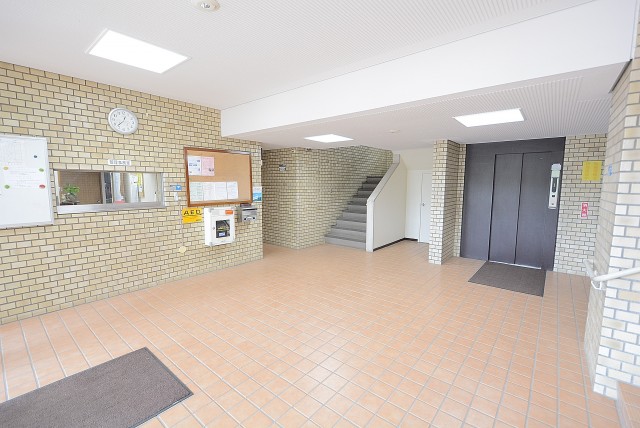 三井馬事公苑南ハイツ エントランス