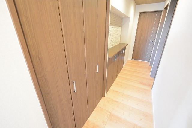 音羽ハウス 廊下収納