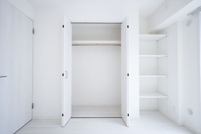 ライオンズマンション新富町 洋室1