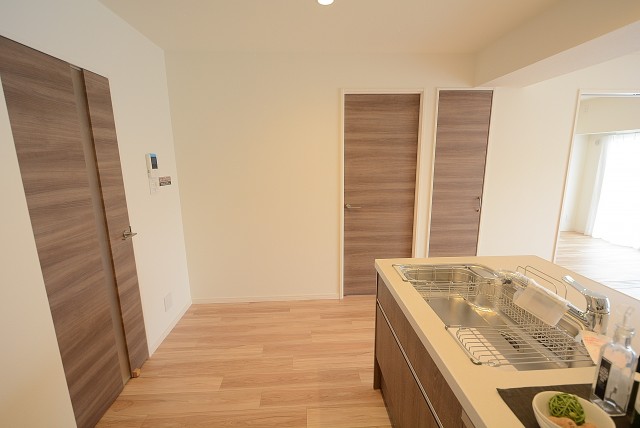 三井馬事公苑南ハイツ 洋室②