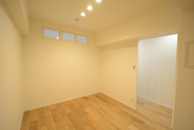 ストークマンション新宿 洋室