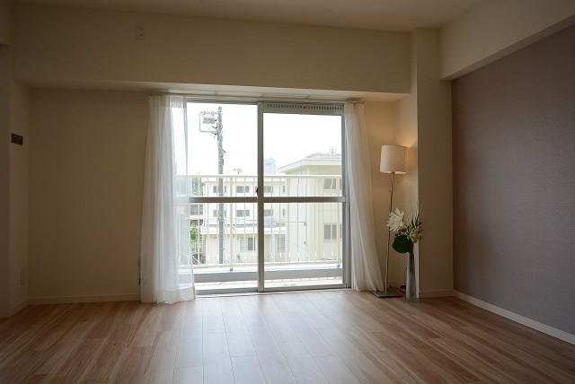 三井馬事公苑南ハイツ バルコニー