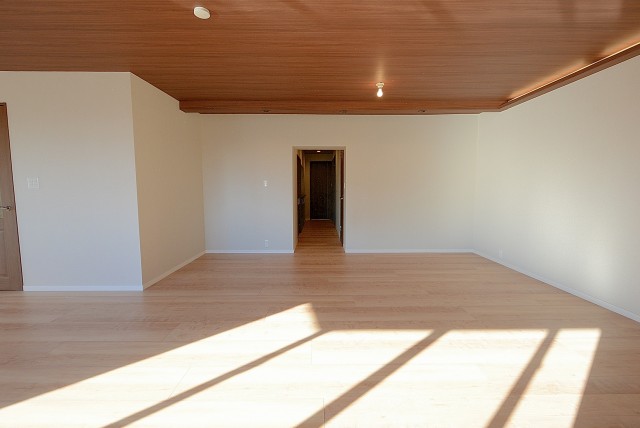 音羽ハウス 廊下へ