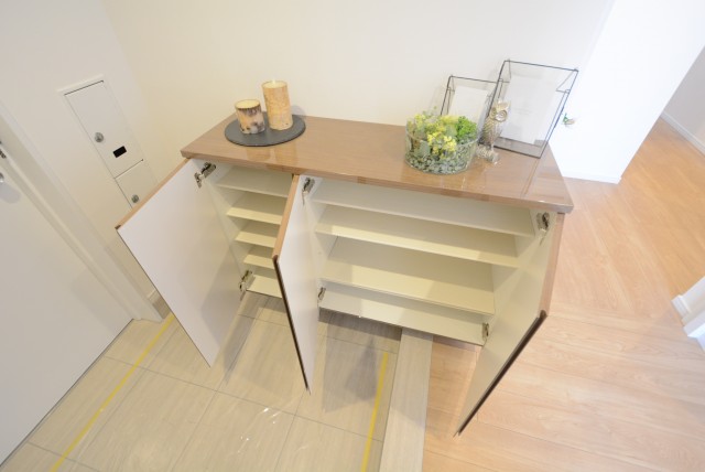 フアミール久堅 玄関