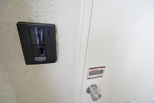 三井馬事公苑南ハイツ 玄関