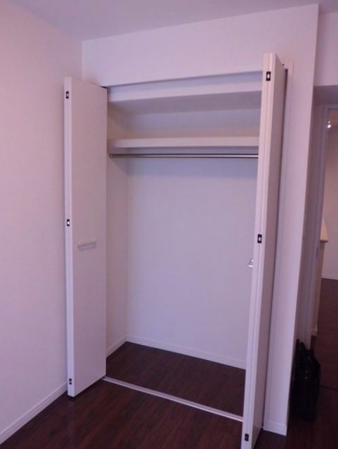 ハイネス中野　洋室2　クローゼット