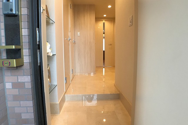 ライオンズヴィアーレ幡ヶ谷 玄関