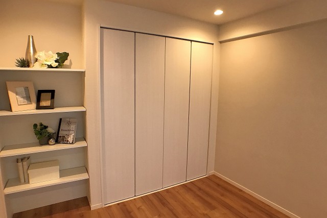 ライオンズヴィアーレ幡ヶ谷 洋室①