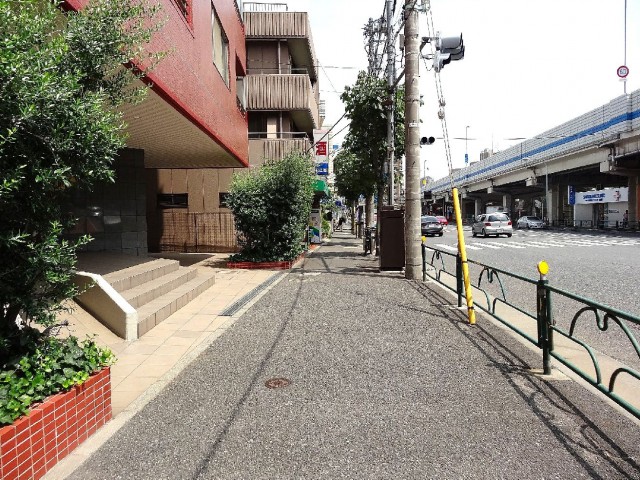 リシェ広尾　前面道路