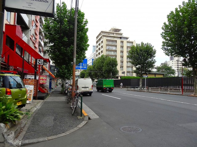 麻布台ロイヤルプラザ　外苑東通り