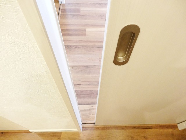 約7.9帖の洋室扉