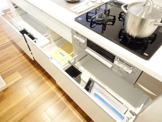 システムキッチン収納