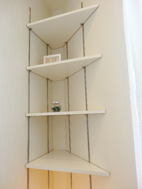 ＤＥＮ内の収納棚