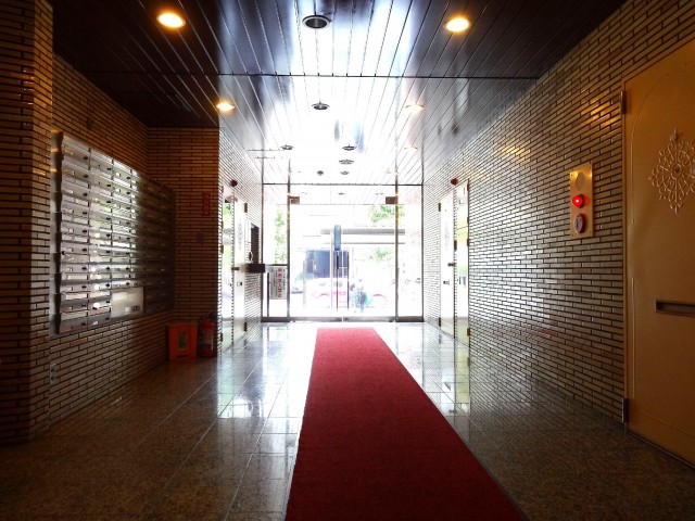 近鉄ハイツ魚籃坂　エントランスホール