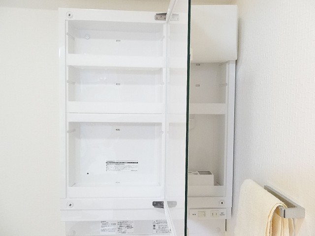 近鉄ハイツ魚籃坂　洗面化粧台収納