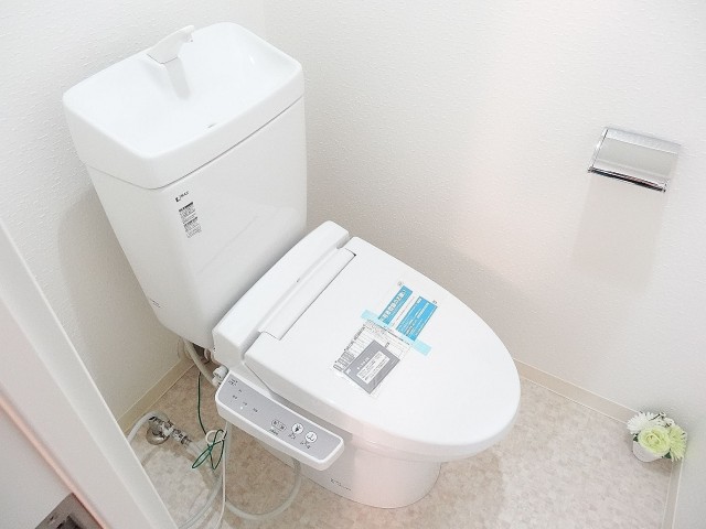 近鉄ハイツ魚籃坂　ウォシュレット付きトイレ