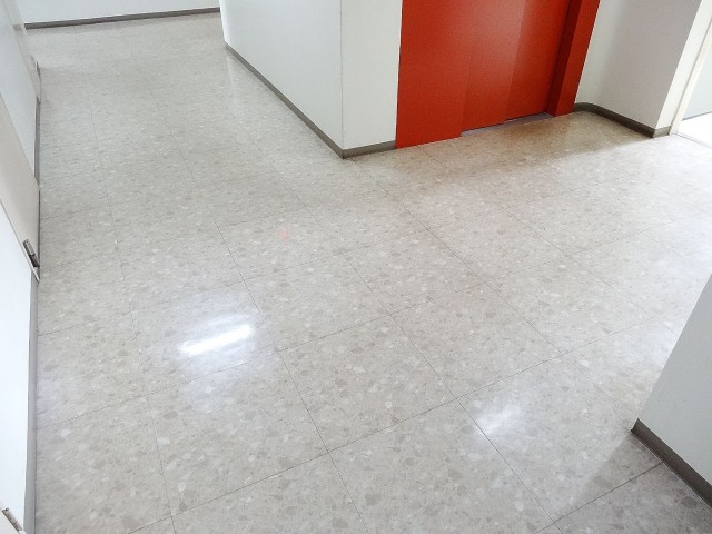 近鉄ハイツ魚籃坂　共用廊下