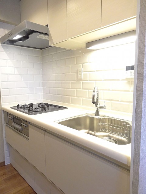 サンマリーナ新子安　キッチン407