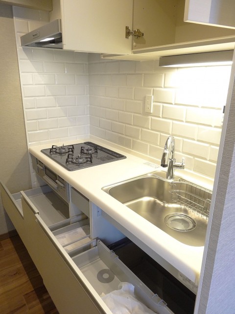 サンマリーナ新子安　キッチン407