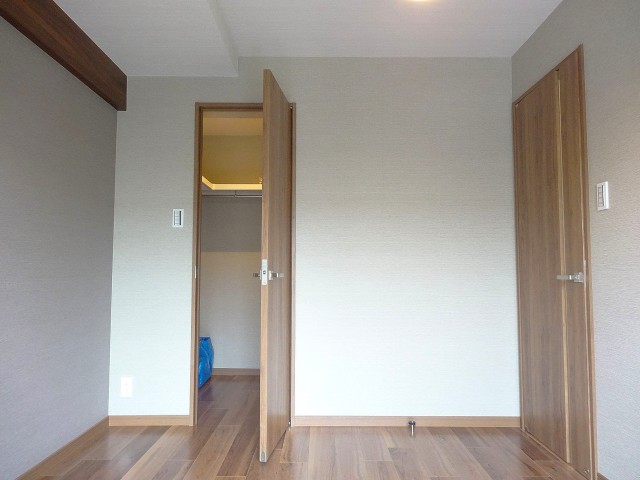 サンマリーナ新子安　約6.0帖の洋室407