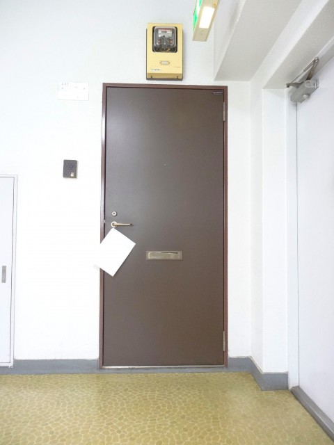 サンマリーナ新子安　玄関前201