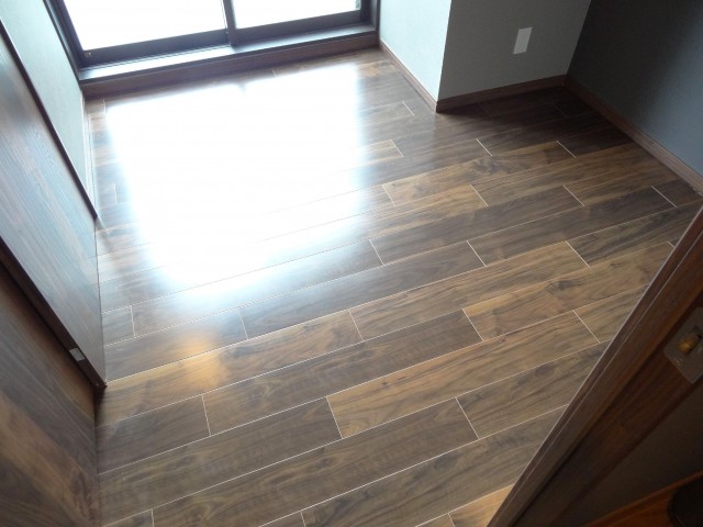 サンマリーナ新子安　約4.3帖の洋室