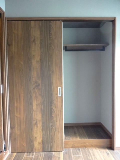 サンマリーナ新子安　約4.3帖の洋室