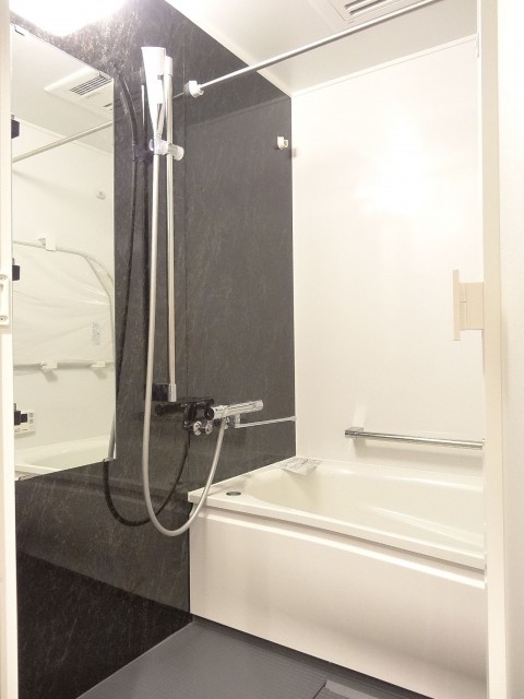 サンマリーナ新子安　バスルーム201