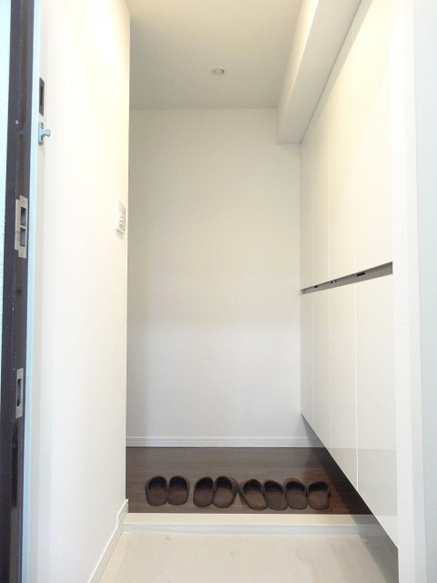 ニューライフ等々力　玄関ホール