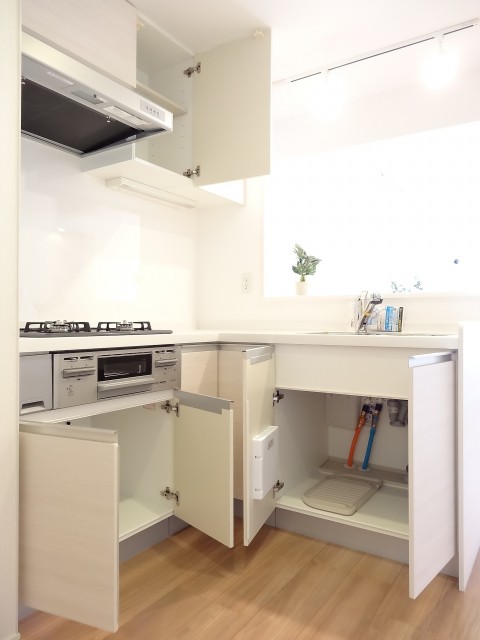 ガーデンハウス　Ｌ字型のキッチン