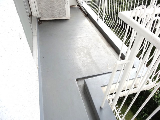 ガーデンハウス　南向きのバルコニー