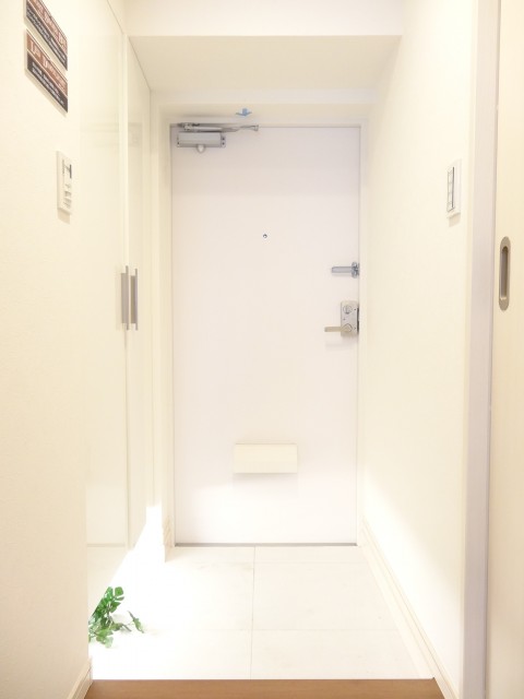 ヴェラハイツ浜町　明るい玄関ホール506