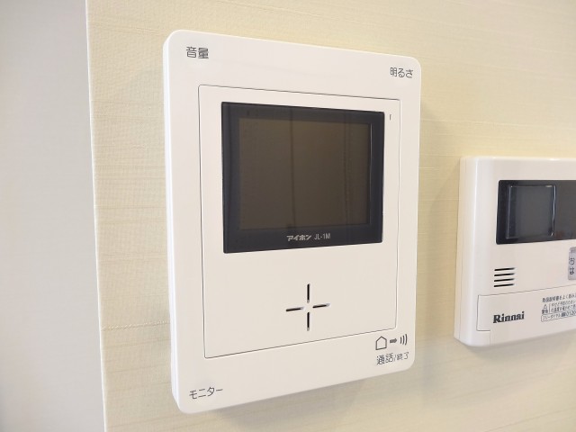 ヴェラハイツ浜町　ＴＶモニター付きインターホン506