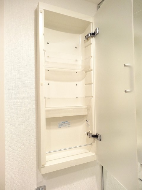 エスコートノヴェル白金高輪　キャビネット