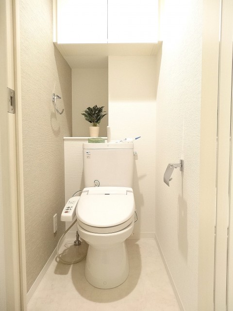 エスコートノヴェル白金高輪　ウォシュレット付きトイレ