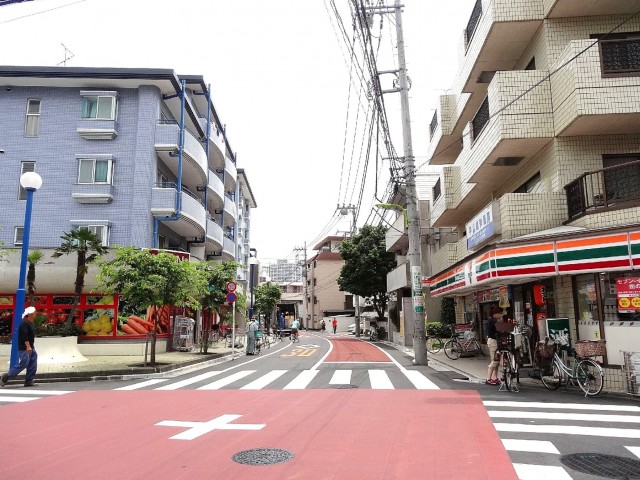 砧フラワーマンション　前面道路