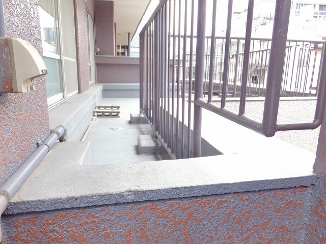 東建ニューハイツ九段　バルコニー